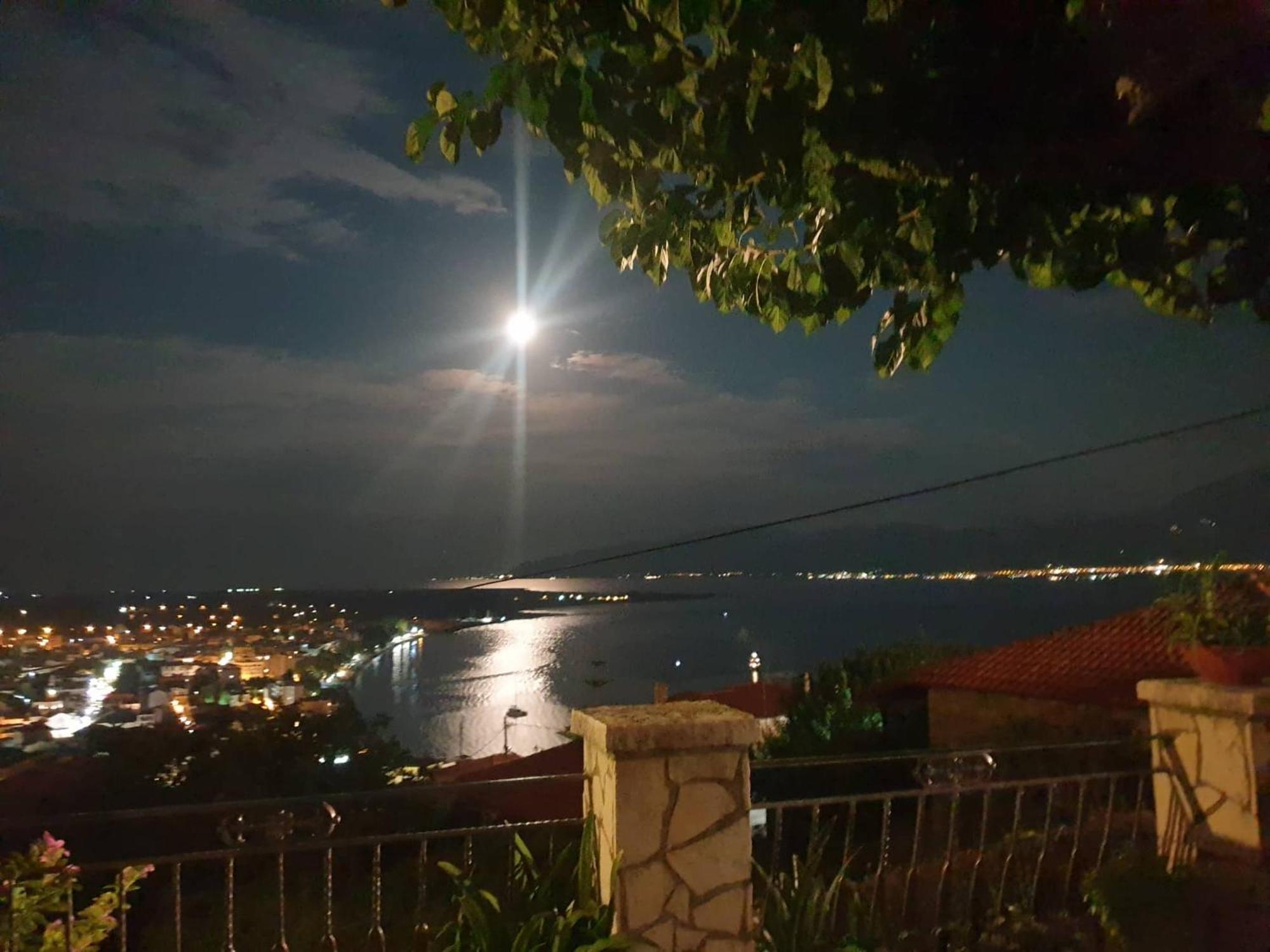 View By The Castle Nafpaktos Villa Ngoại thất bức ảnh