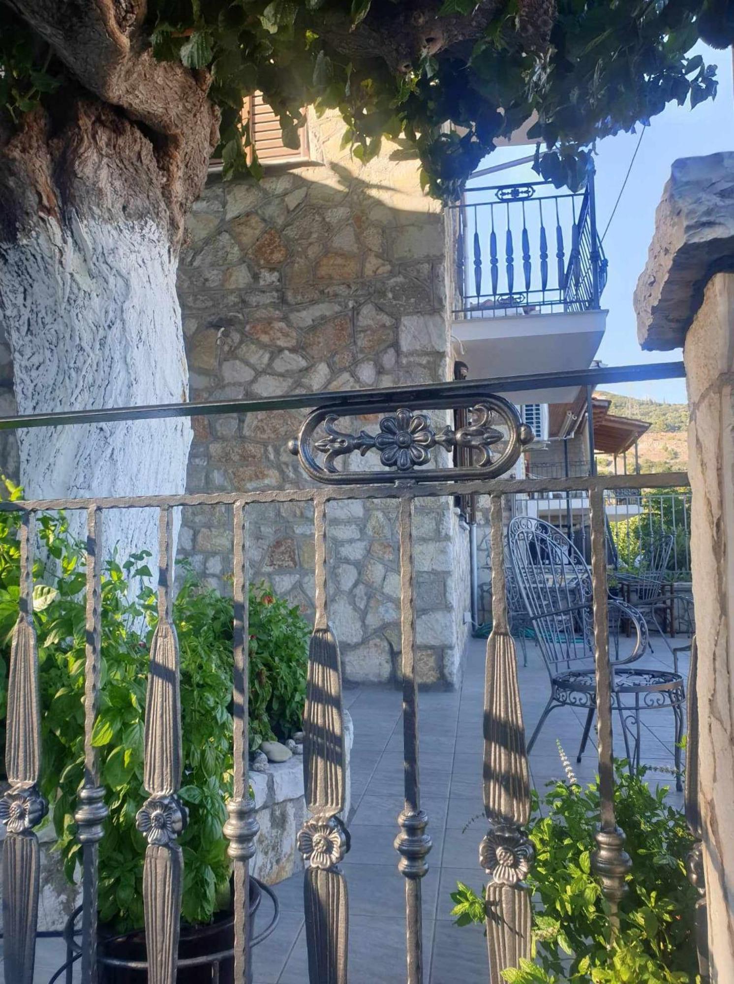 View By The Castle Nafpaktos Villa Ngoại thất bức ảnh